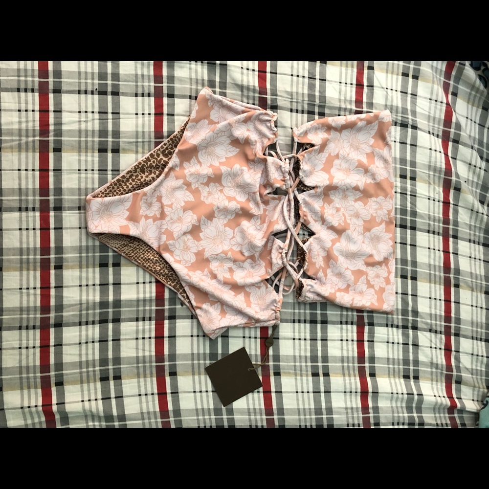 BNWT Large Acacia Mundaka in Naked Magnolia